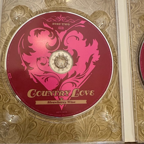 ⭐️ Country Love 3 CD Set - Picture 13 of 14